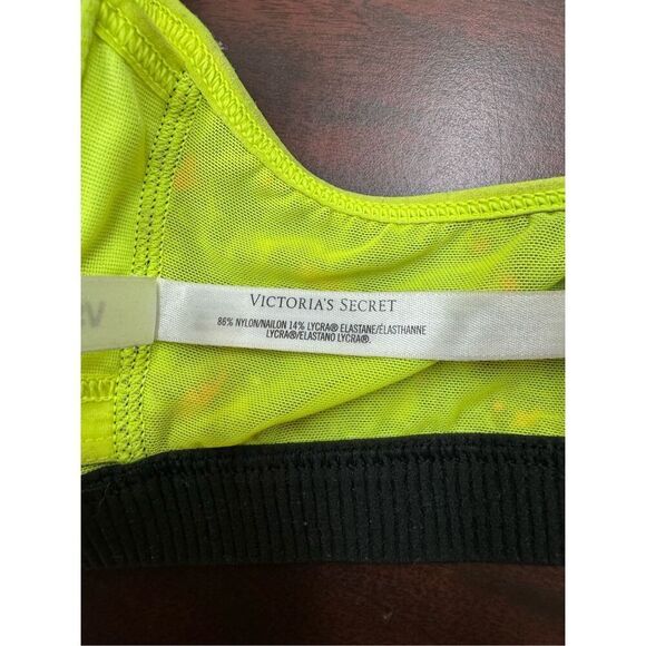 Victoria’s Secret Paint Splatter Sports Bra Size 36B - Picture 8 of 8
